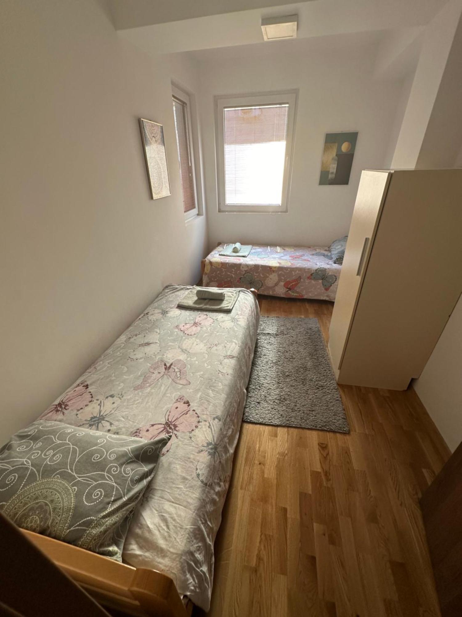 Ira'S 2 Bedroom Central Place With Private Parking Skopje Exterior photo